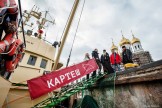 Полярная Экспедиция "Картеш", Архангельск. Епископ Нарьян-Марский и Мезенский Иаков и иерей Роман Тулакин присоединились к команде проекта экспедиции для осуществления миссионерской деятельности в труднодоступных прибрежных районах Большеземельской тундры, острова Вайгач и Новой Земли - самой северной епархии России. Фото: Константин Галат